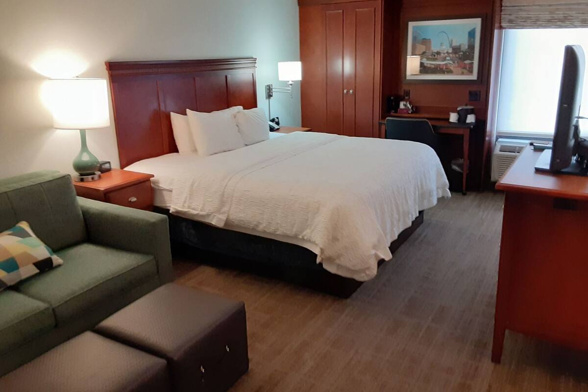 In-room safe, desk, laptop workspace, iron/ironing board