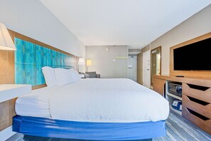 Room, 1 King Bed, Non Smoking | In-room safe, desk, laptop workspace, iron/ironing board