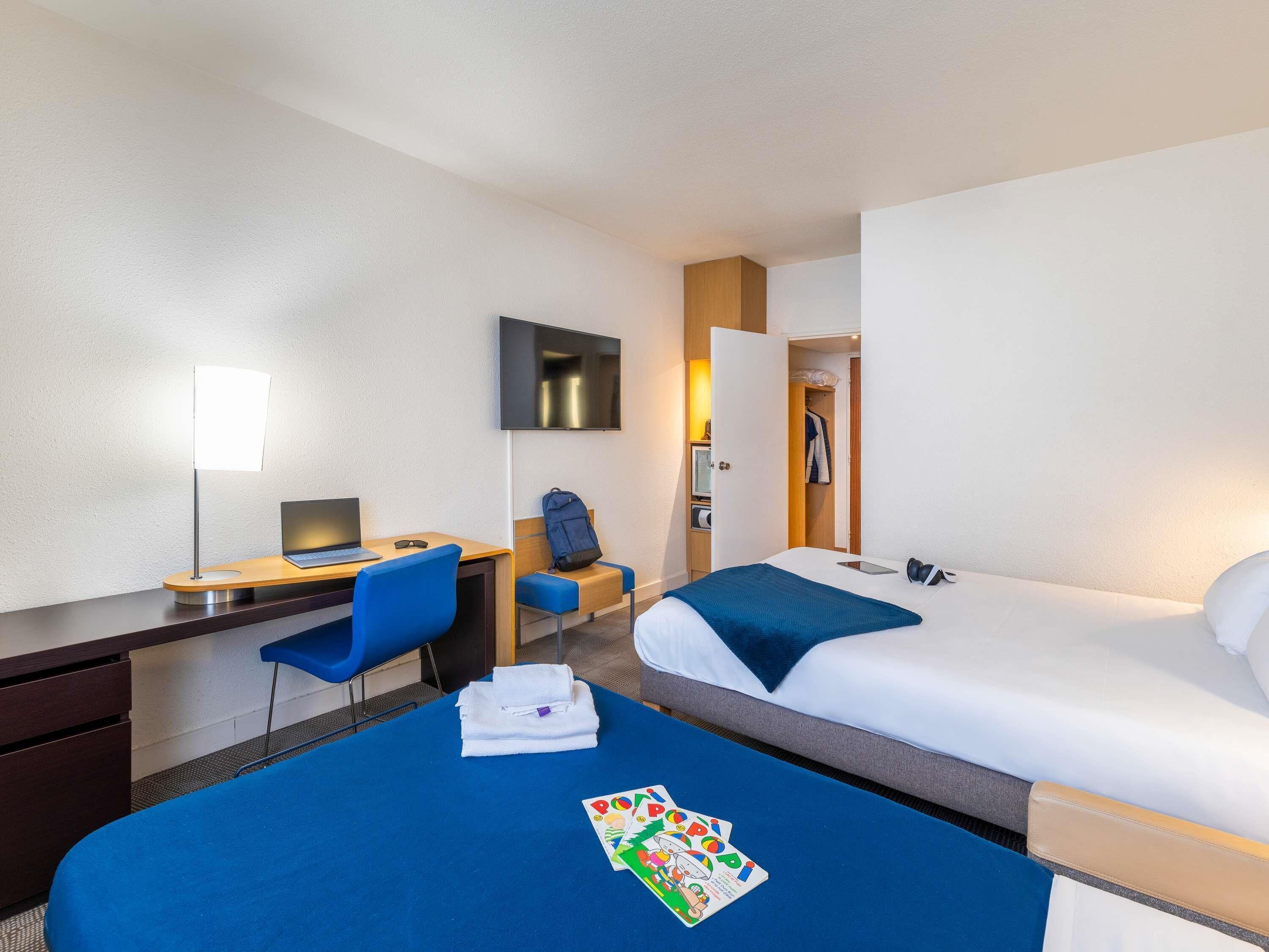 Classic Room, 1 Katil Kelamin (Double) dengan Katil Sofa | Peralatan tempat tidur premium, bar mini percuma, peti besi dalam bilik 