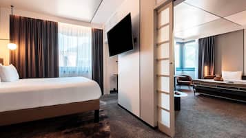 Ropa de cama de alta calidad y minibar con artículos gratuitos