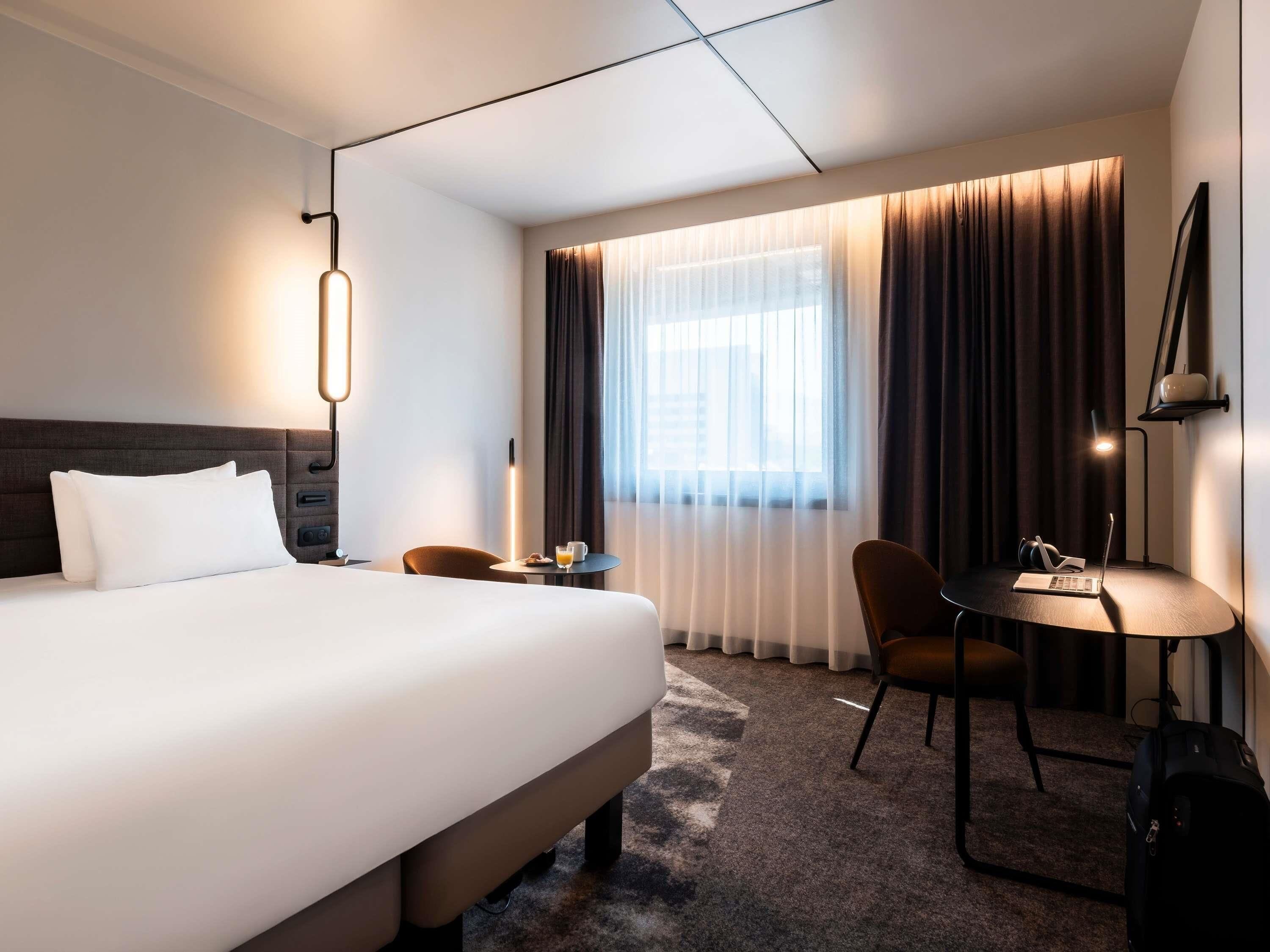 Habitación clásica, 1 cama Queen size | Ropa de cama de alta calidad y artículos del minibar gratis 