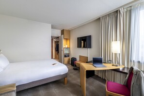 Chambre Classique, 1 lit double et 1 canapé-lit | Literie de qualité supérieure, articles gratuits dans le mini-bar
