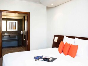 Suite, 1 très grand lit et 1 canapé-lit