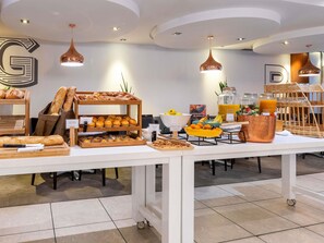 Daily buffet breakfast (EUR 18.50 per person)