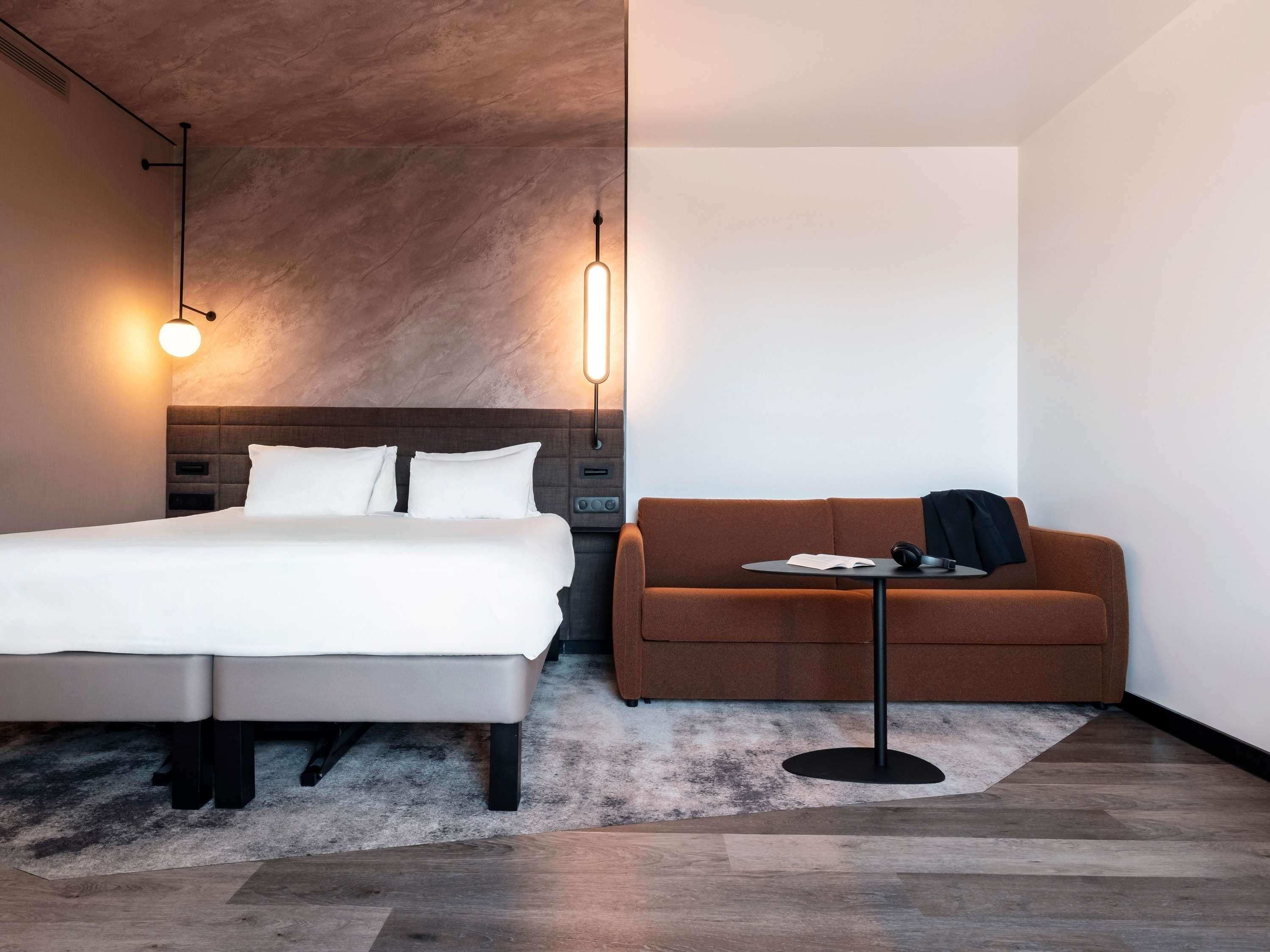 Ropa de cama de alta calidad y artículos del minibar gratis 