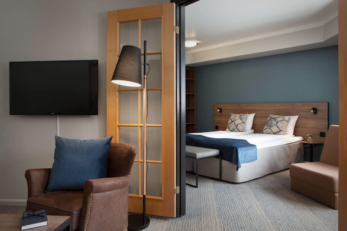 Junior Suite | Free cots/infant beds, rollaway beds, free WiFi, bed sheets