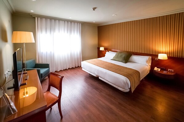 Minibar, in-room safe, desk, soundproofing