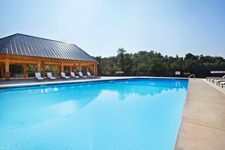 Crowne Plaza Resort Asheville, an IHG Hotel - Image 9