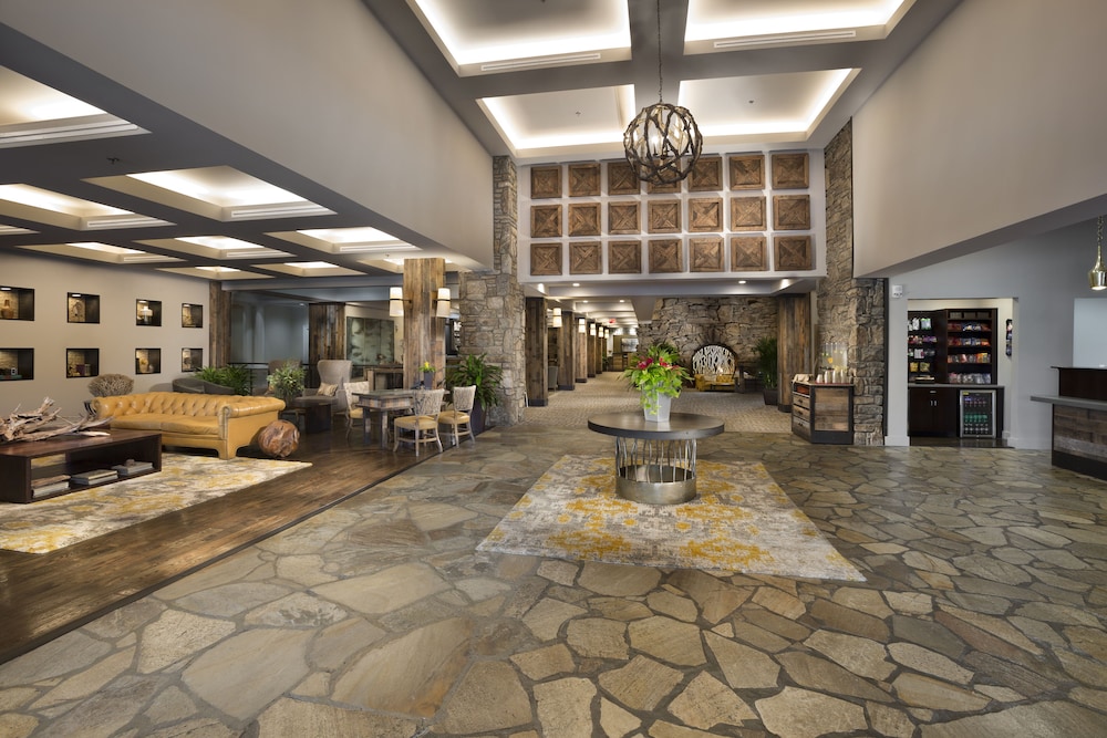 Crowne Plaza Hotels & Resorts Asheville, an IHG Hotel by null