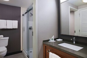 Combined shower/tub, eco-friendly toiletries, hair dryer, towels