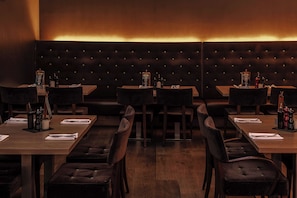 Breakfast, lunch, dinner served; local and international cuisine