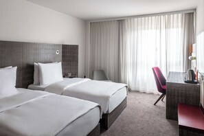 1 habitación, ropa de cama hipoalergénica y escritorio