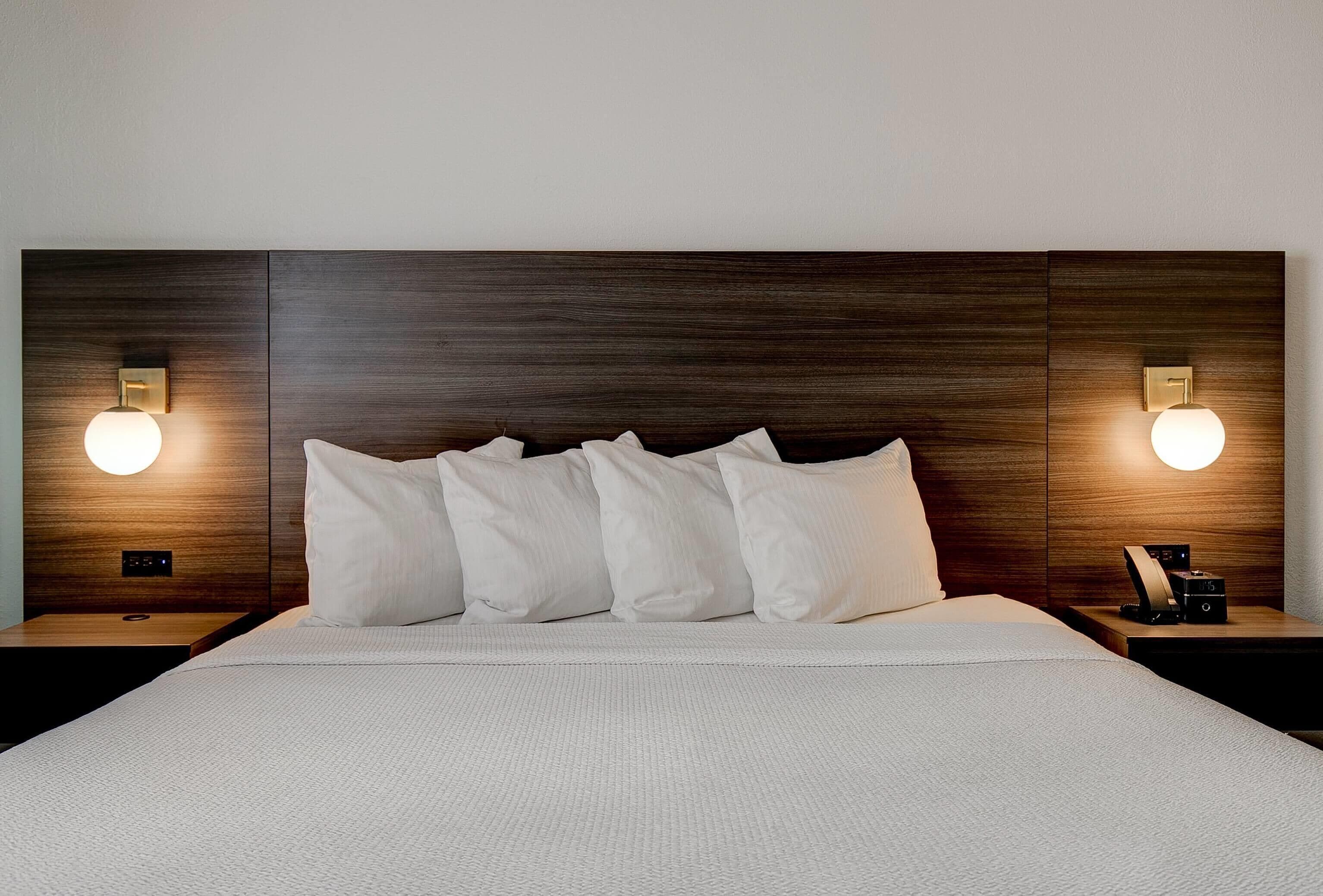 1 King Bed, Refreshed Deluxe Room, Non-Smoking | Premium bedding, desk, blackout drapes, iron/ironing board