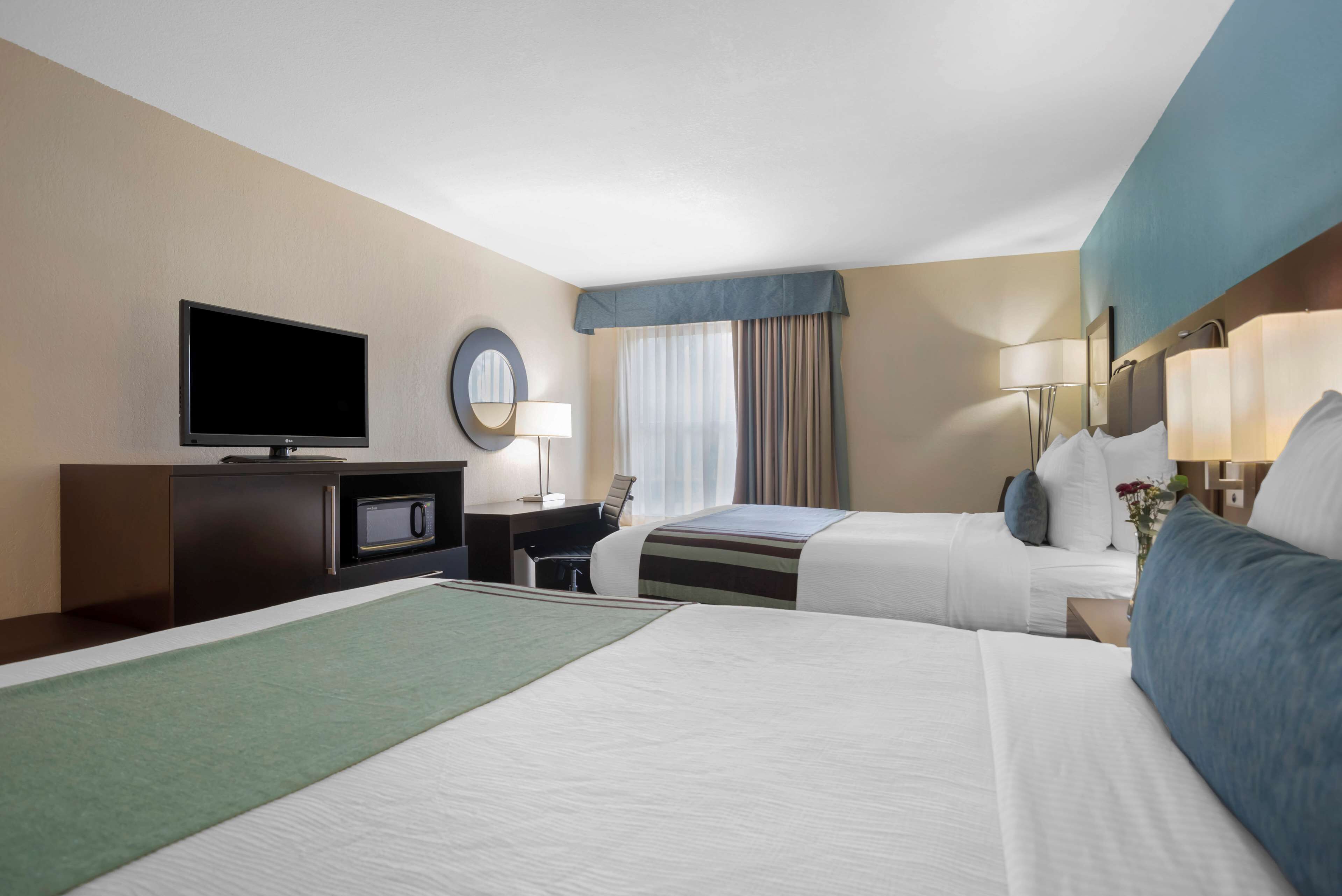 in-room safe, desk, laptop workspace, soundproofing