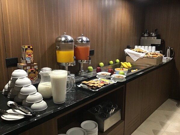 Free daily continental breakfast 