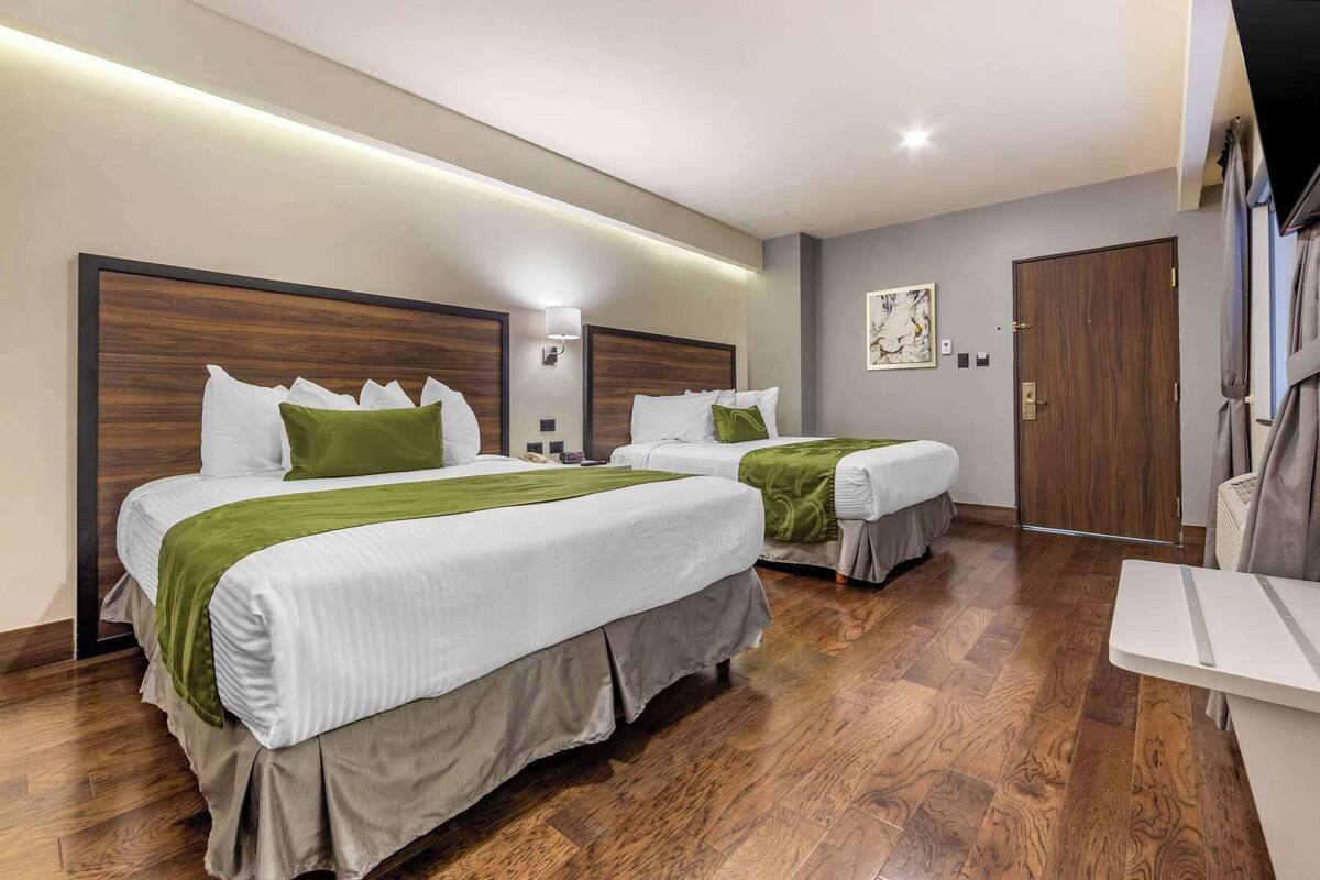 In-room safe, desk, iron/ironing board, free WiFi