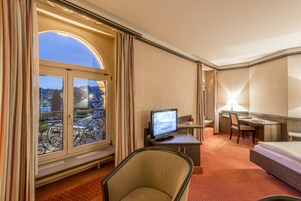 小型客房 | 防过敏的被褥、迷你吧、客 房内保险箱、办公桌