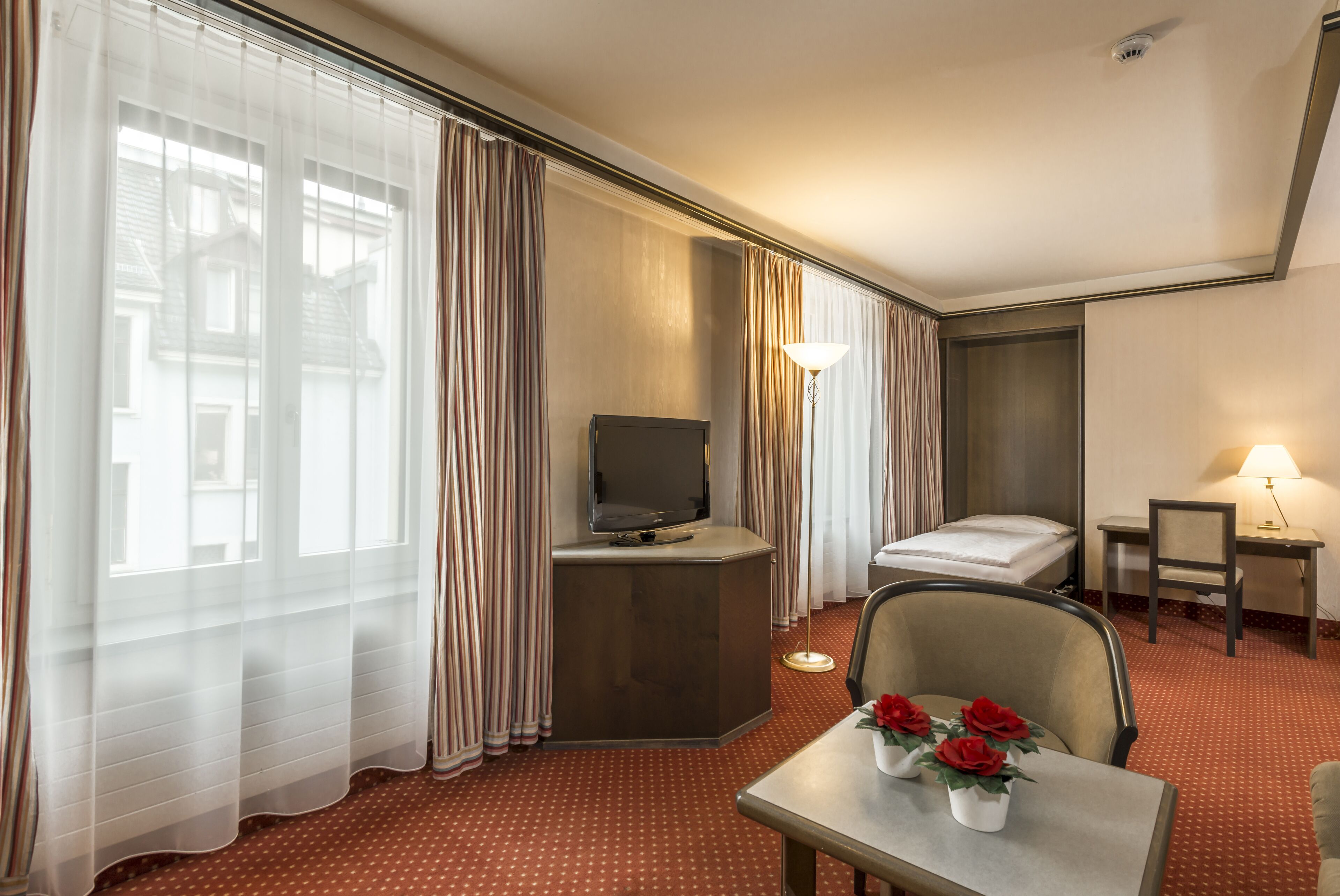 quadruple room | 1 bedroom, hypo-allergenic bedding, minibar, in-room safe