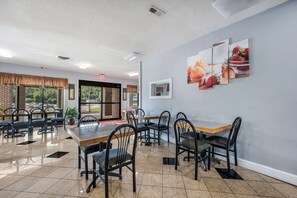 Petit déjeuner continental compris tous les jours