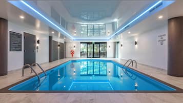 Indendørs pool