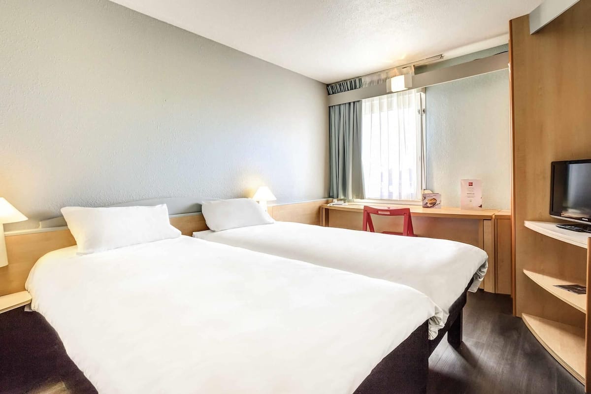 Standard room (2 single beds and a child's bed) | Premium bedding, in-room safe, individually decorated