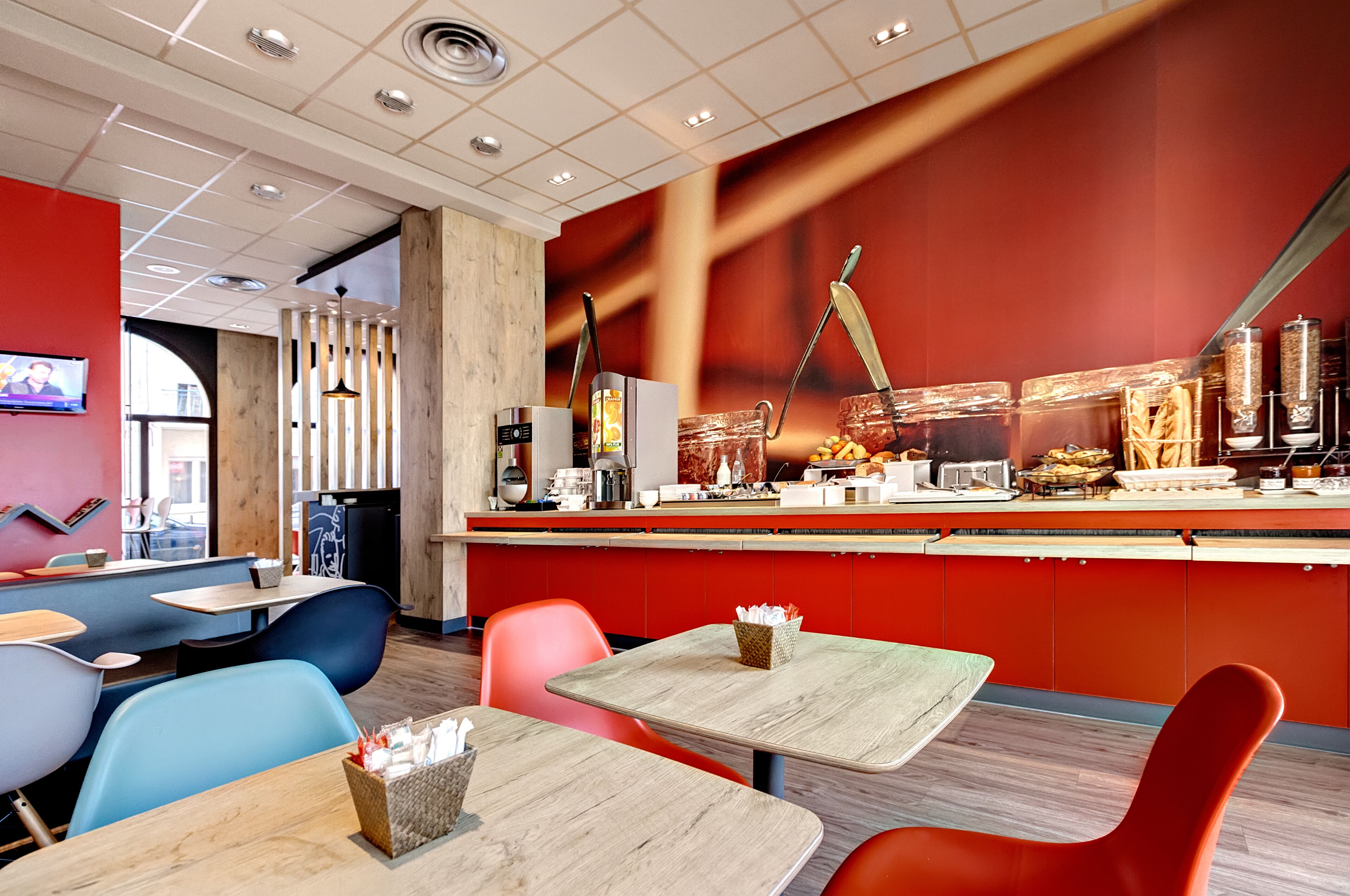 Dagelijks ontbijtbuffet (EUR 12.5 per persoon)