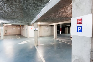 Self parking (EUR 8.00 per day)