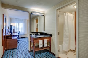 1 bedroom, in-room safe, desk, laptop workspace