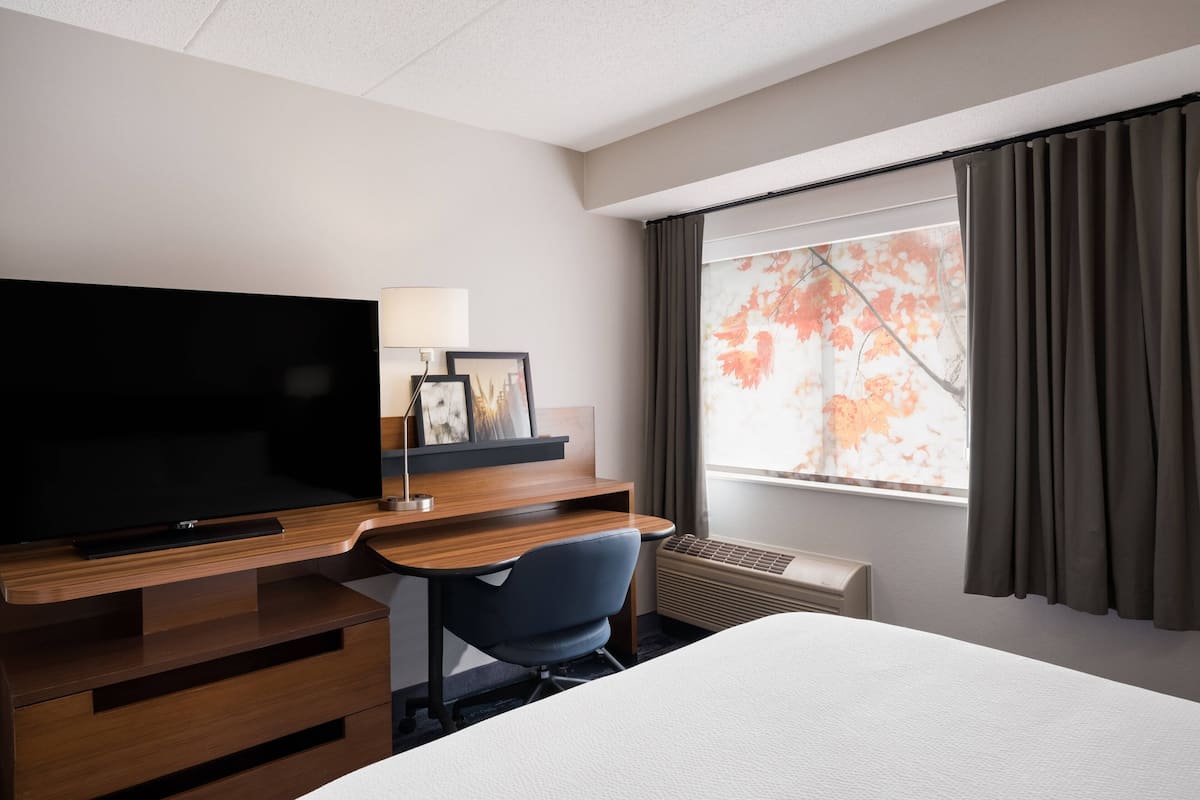 In-room safe, desk, laptop workspace, blackout drapes