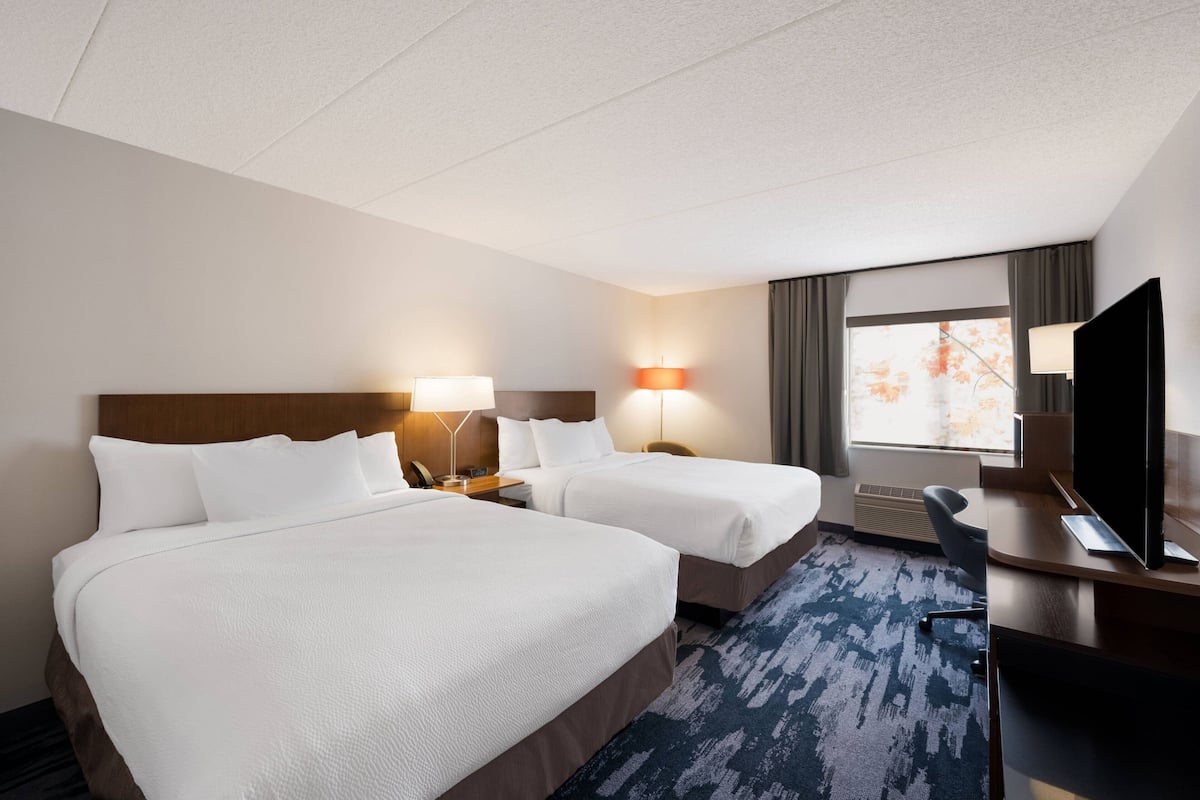 In-room safe, desk, laptop workspace, blackout drapes