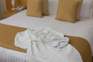 Twin Room | In-room safe, desk, iron/ironing board, free WiFi - Imperial Hotel (Llandudno)
