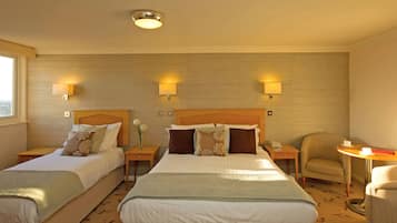 Caja fuerte, escritorio, tabla de planchar con plancha y wifi gratis