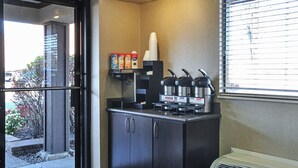 Lobby - Red Roof Inn Detroit - Royal Oak/ Madison Heights (Madison Heights)