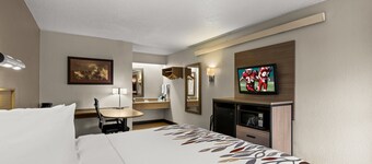 Red Roof Inn Detroit - Royal Oak/ Madison Heights