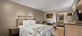 Red Roof Inn Detroit - Royal Oak/ Madison Heights