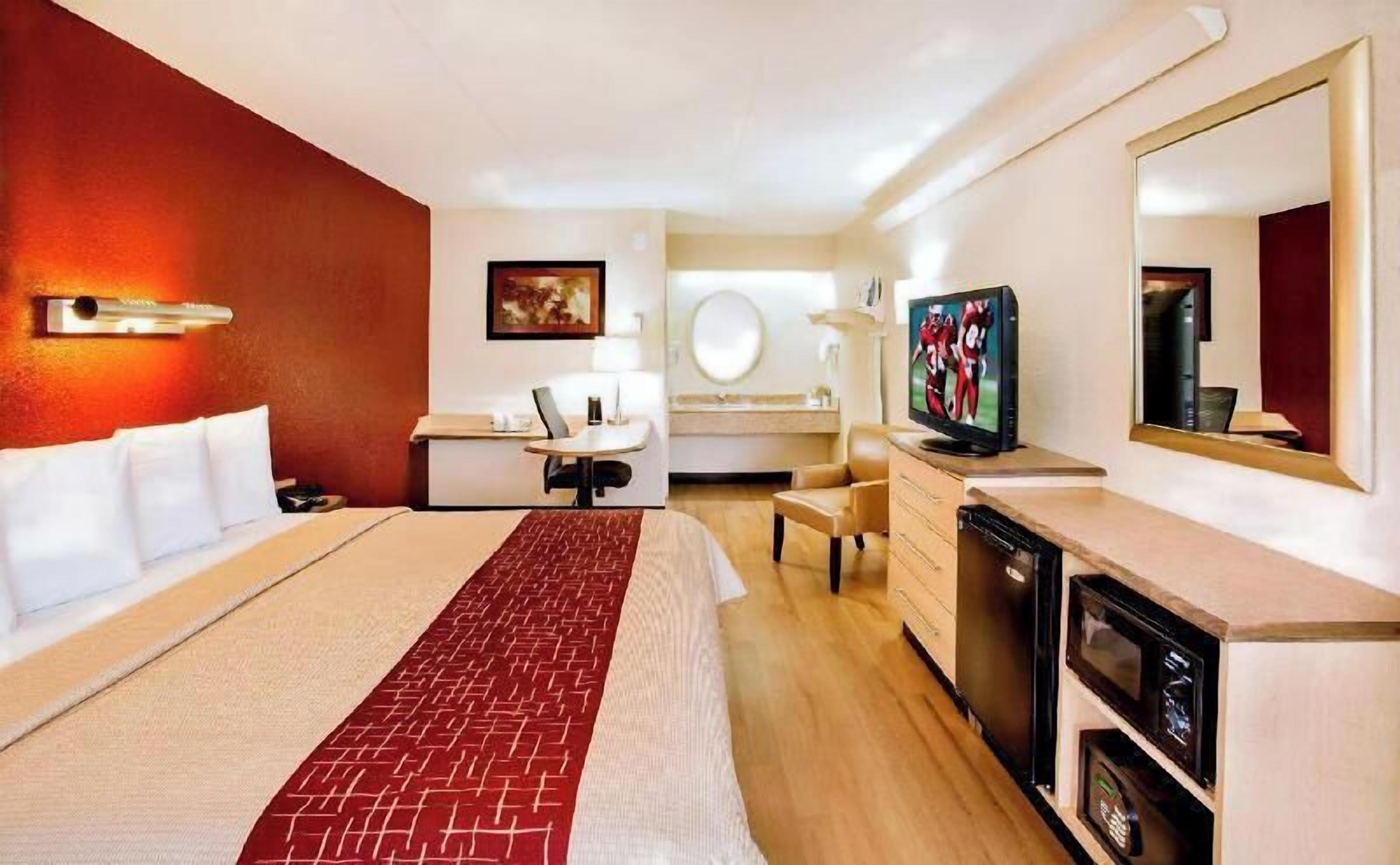 Soundproofing, free cots/infant beds, free WiFi, bed sheets