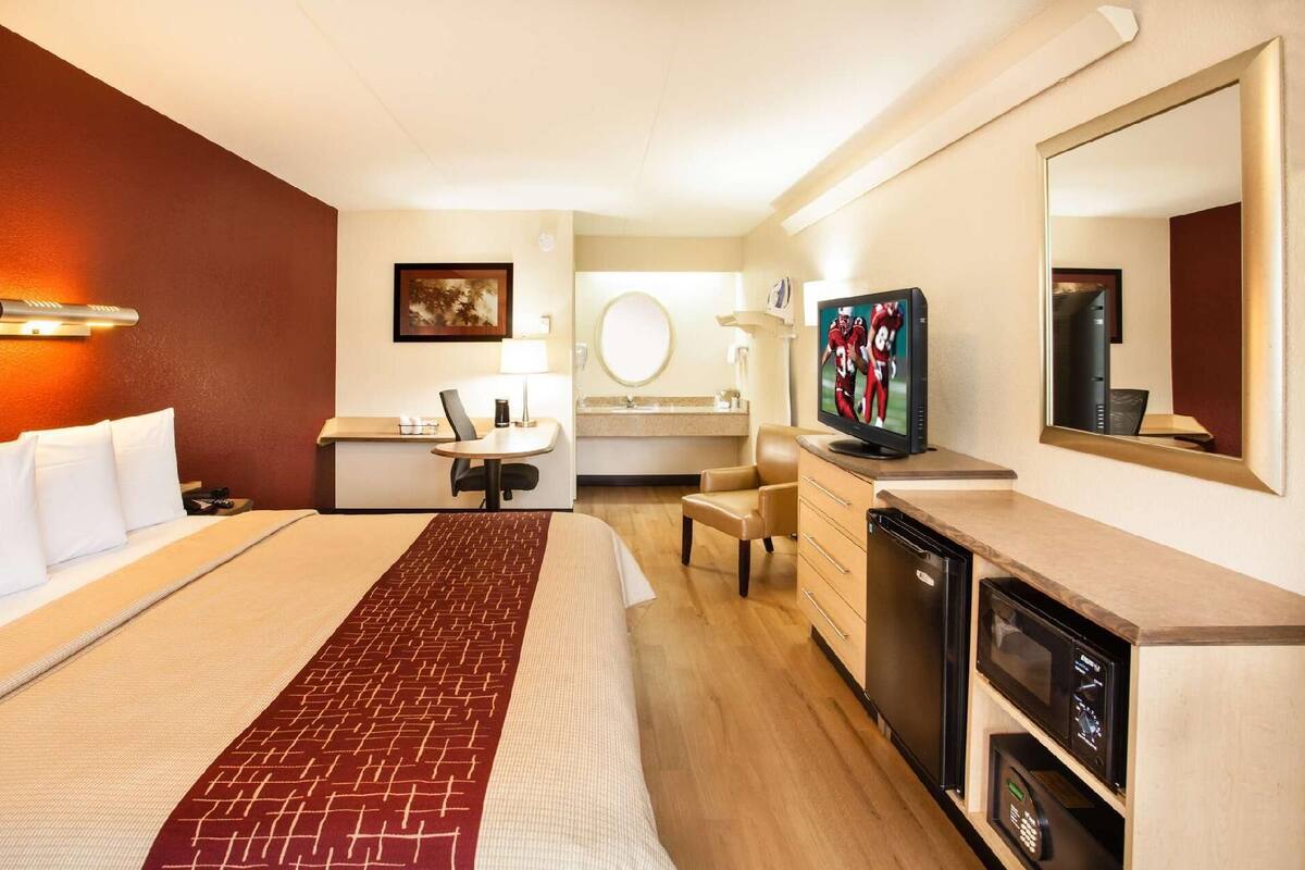 Soundproofing, free cribs/infant beds, free WiFi, bed sheets