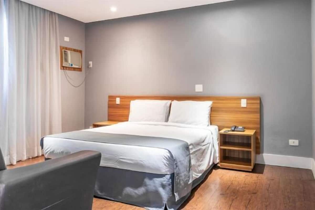 1 bedroom, minibar, desk, blackout drapes