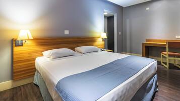 Minibar, escritorio, cortinas blackout y wifi gratis