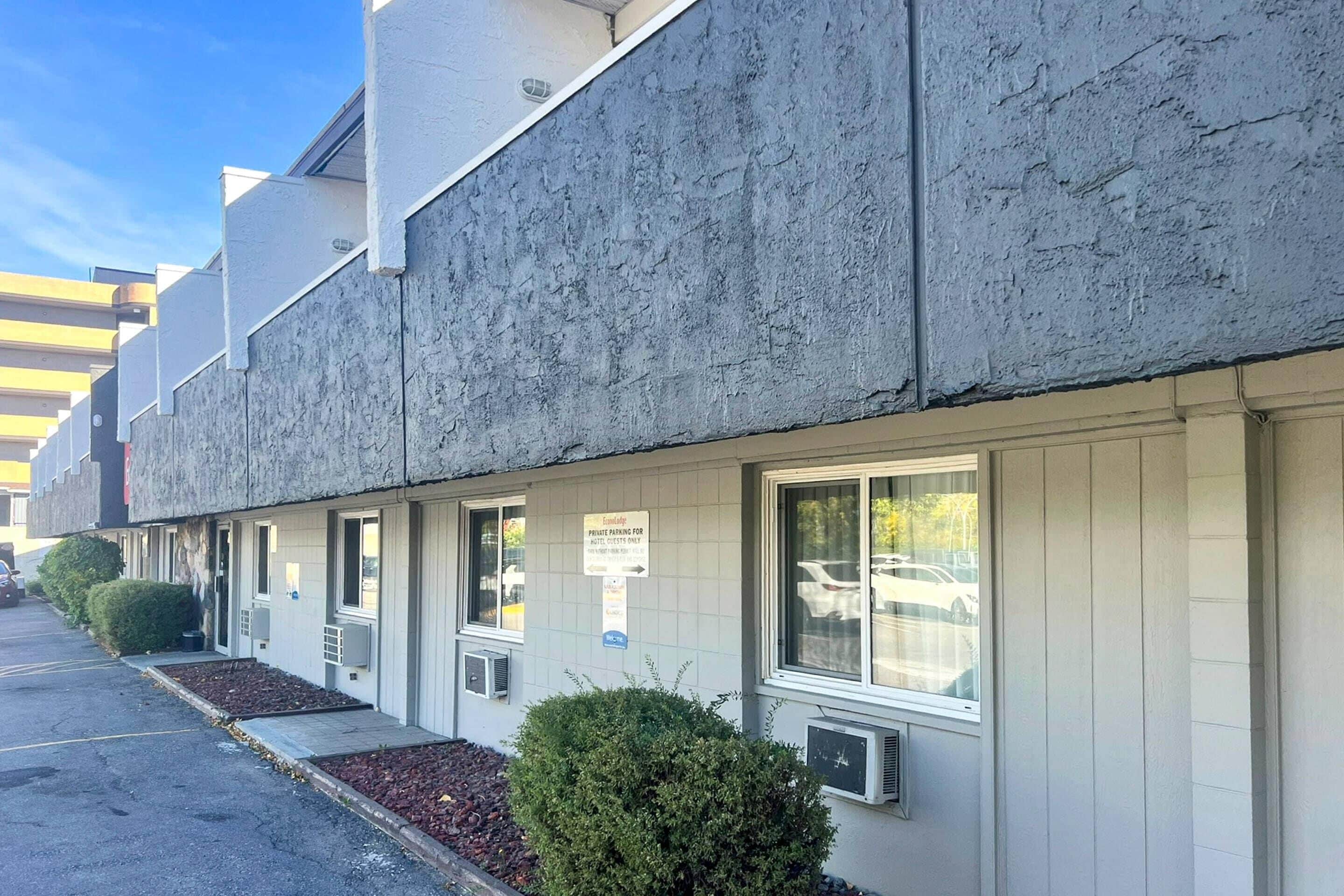 Photo - Econo Lodge Motel Village