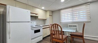 Econo Lodge Motel Village