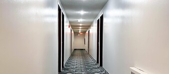 Econo Lodge Motel Village