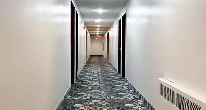 Econo Lodge Motel Village