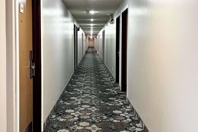 Econo Lodge Motel Village