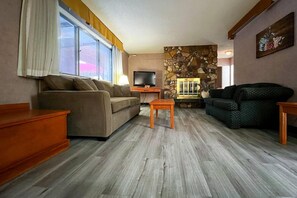 Camas extra, wifi gratis y ropa de cama 