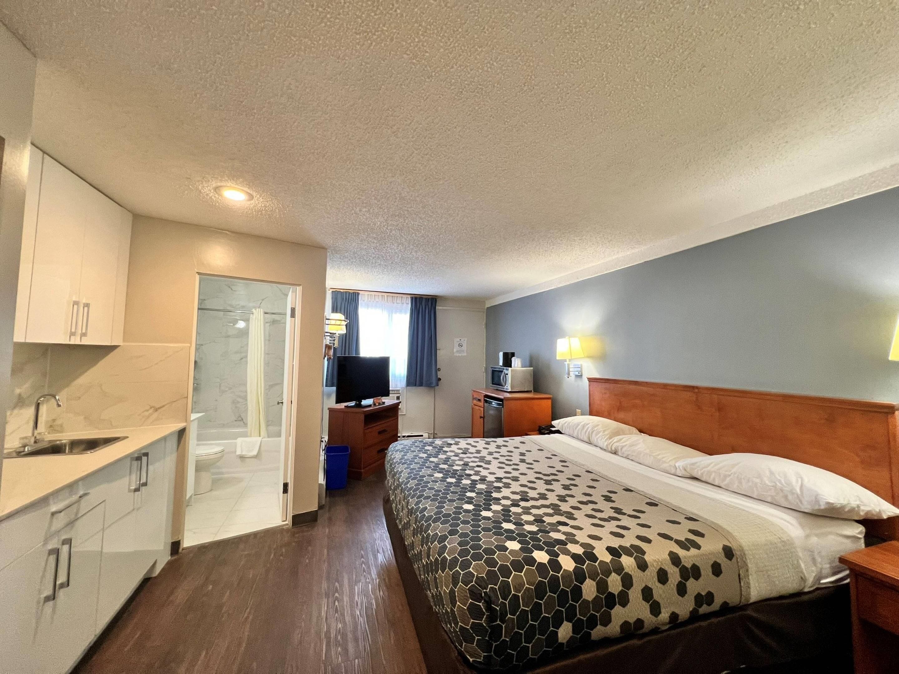 Photo - Econo Lodge Motel Village