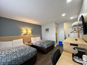 Standard-Doppelzimmer, 2 Doppelbetten, Nichtraucher (Pet Friendly)