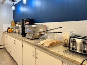 Free daily continental breakfast