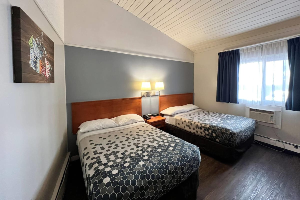 Rollaway beds, free WiFi, bed sheets