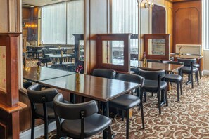 Bar (on property) - Russ Hill Hotel (Horley)